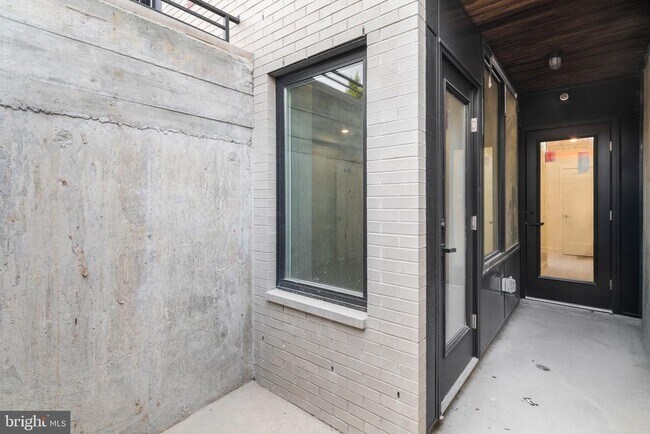 Building Photo - 1522 N 8th St