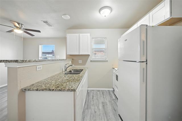Building Photo - 1317 Village Garden Dr