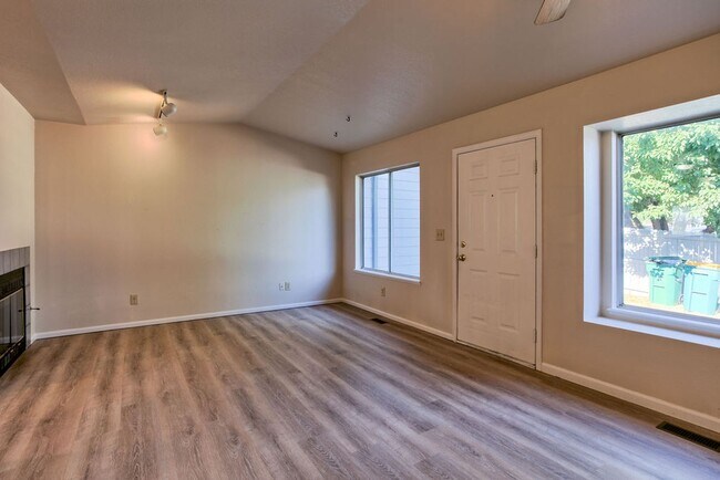 Building Photo - 3025 W Stuart St