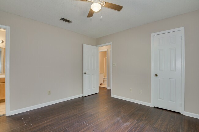 Building Photo - 940 Stevens Creek Rd