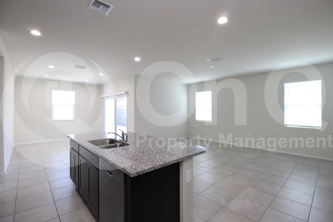 Building Photo - 18577 W Bronco Trl