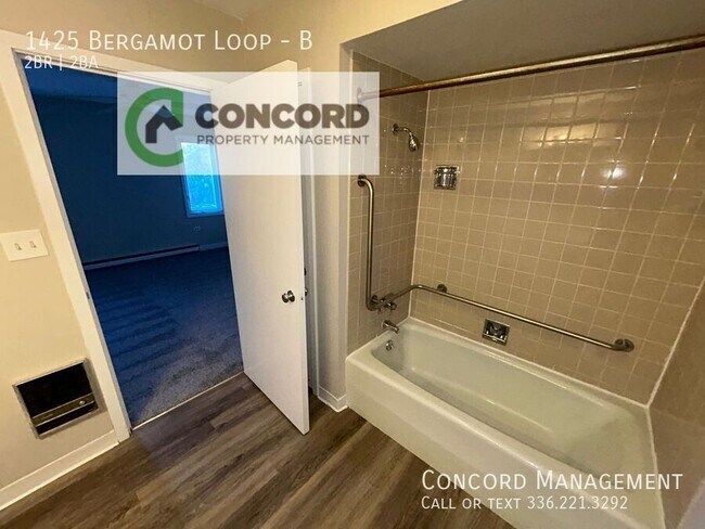 Building Photo - 1425 Bergamot Loop