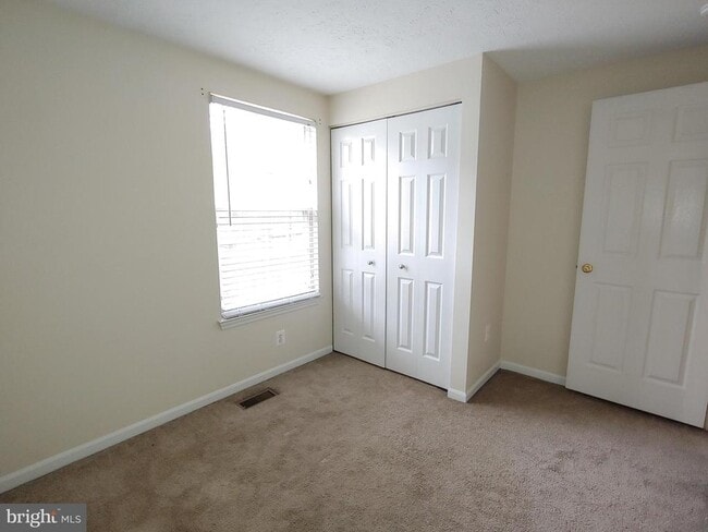 Building Photo - 1247 Seminole Dr