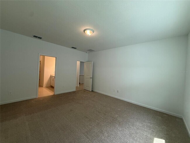 Building Photo - 3915 Big Sky Dr