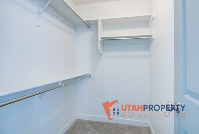 Building Photo - 952 W 500 S