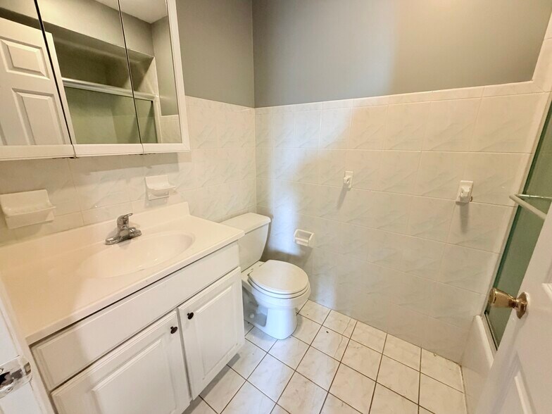 Building Photo - 181 Camden St