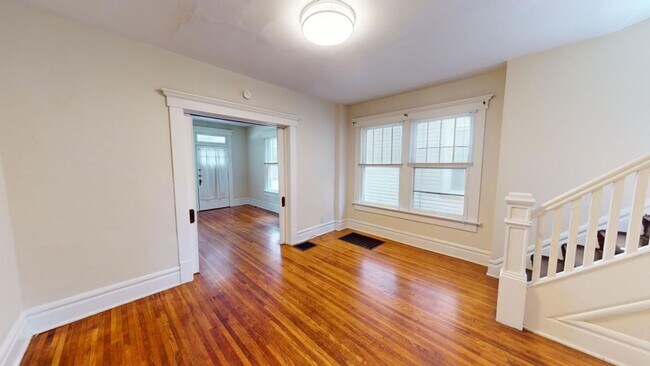 Building Photo - 159 E Maynard Ave