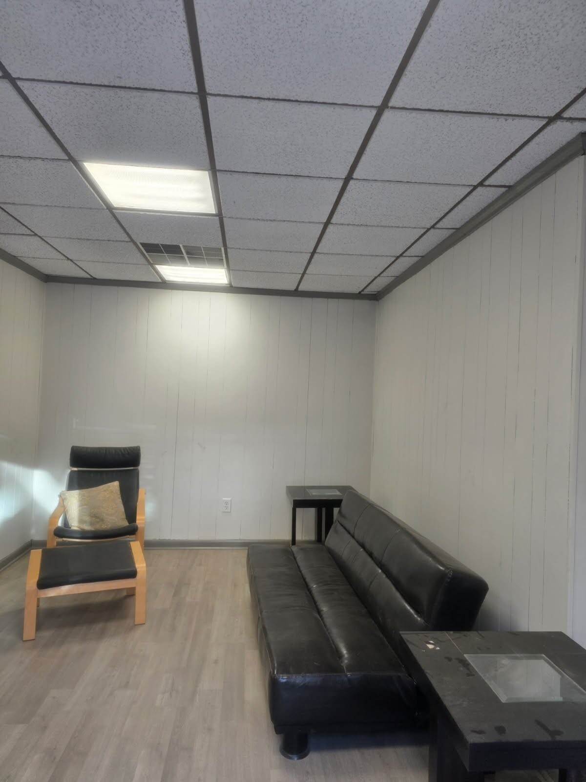 Building Photo - 116 W Main St