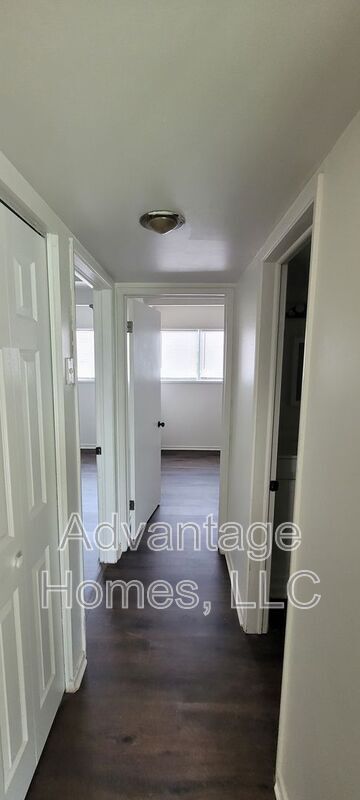 Building Photo - 832 N 70th St