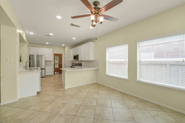 Building Photo - 2414 Falcon Knoll Ln