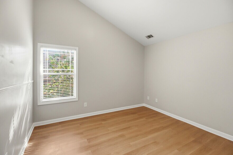 Building Photo - 1610 Chattahoochee Ct