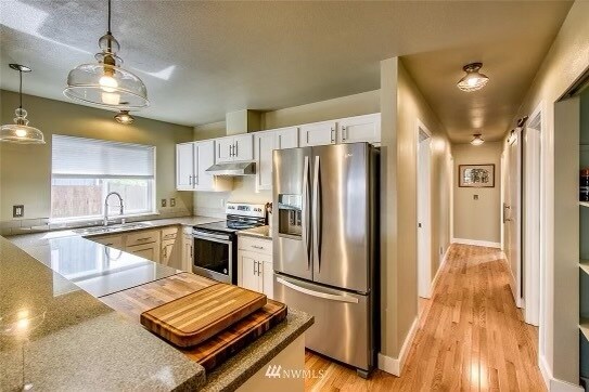 Galley Kitchen - 412 NE Max William Loop