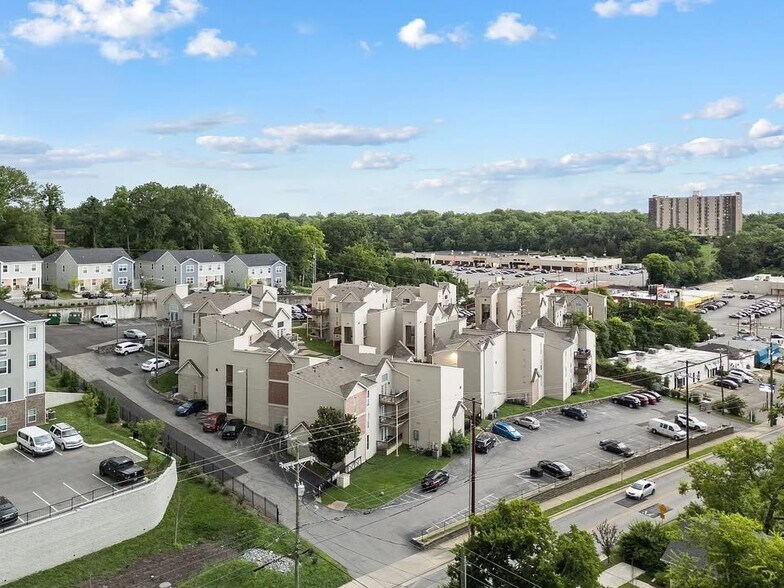 Building Photo - 420 Elysian Fields Rd