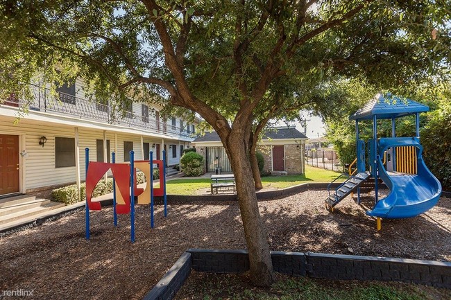 Building Photo - 3200 Saint Juliet St