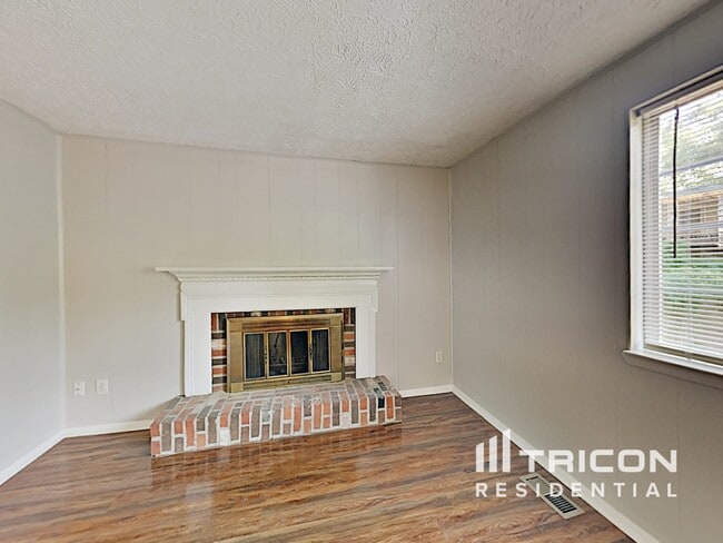 Building Photo - 4928 Rockborough Trail NW
