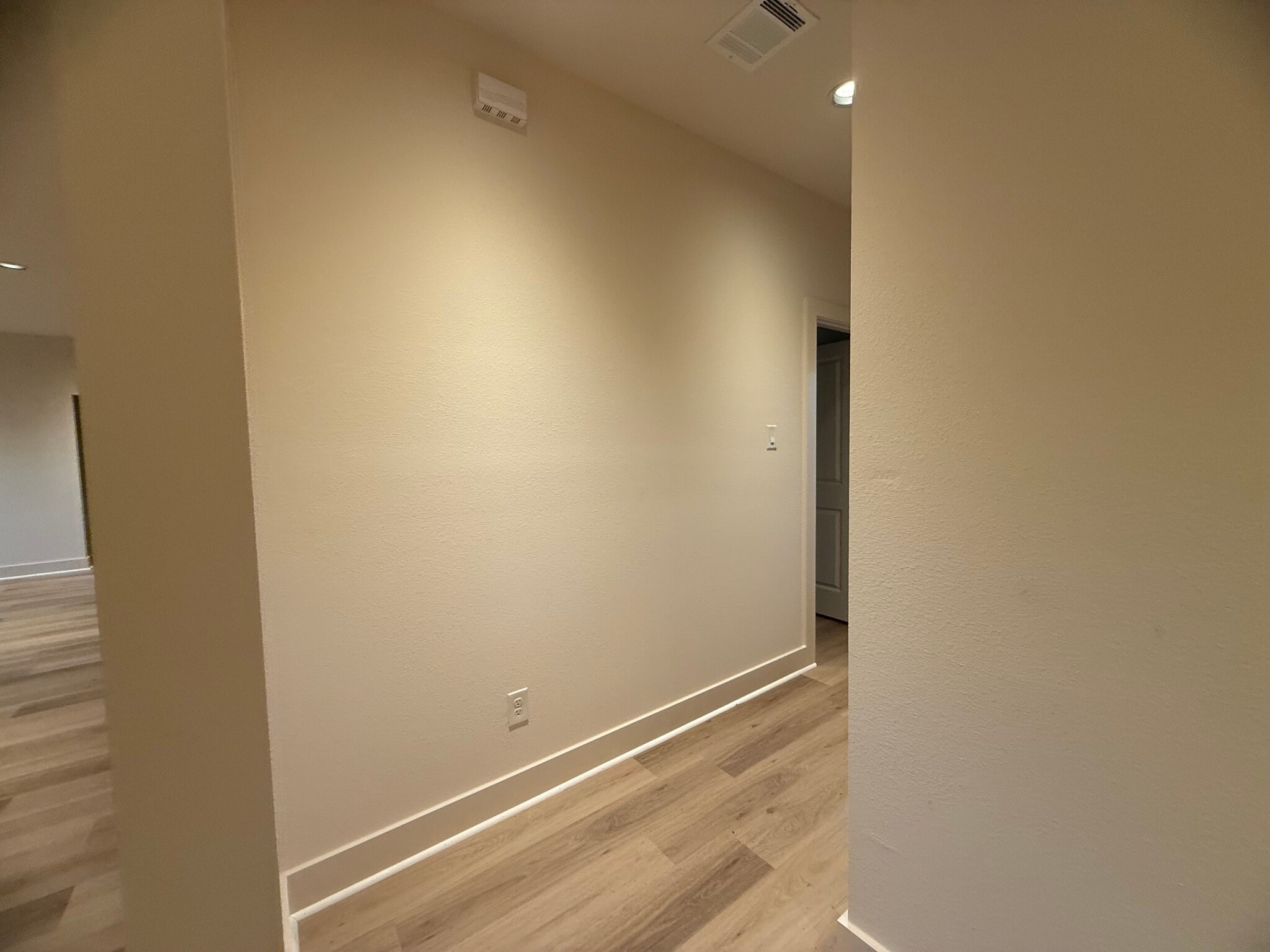 Building Photo - 104 Kirkland St