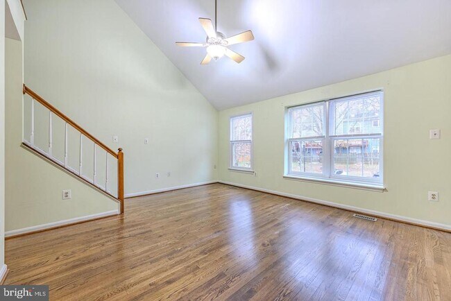 Building Photo - 8200 Maple Ridge Ave
