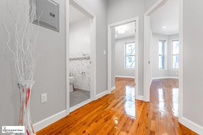 Building Photo - 459 77th St