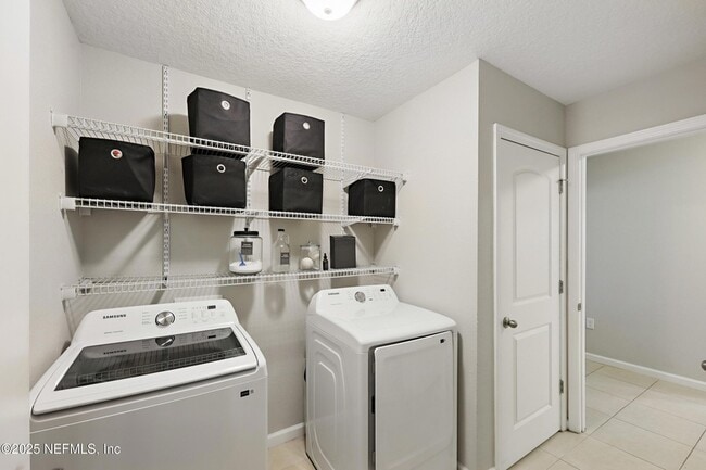 Building Photo - 3253 Hidden Meadows Ct
