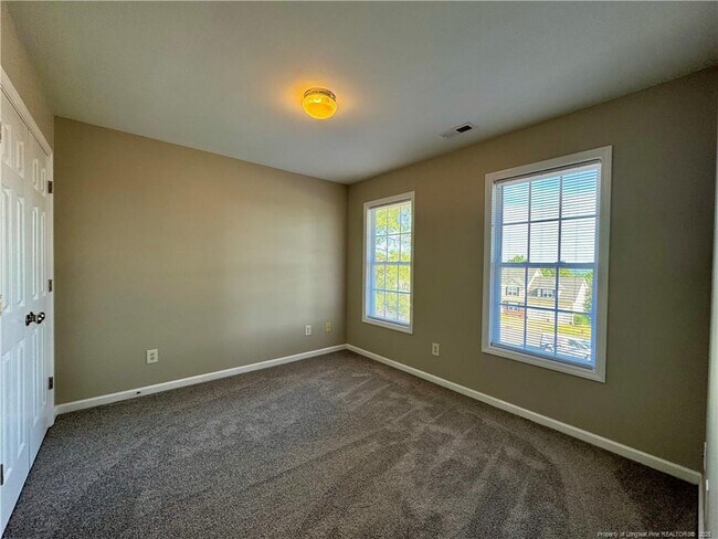 Building Photo - 134 Cresthaven Dr
