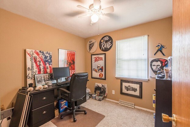 Building Photo - 304 Martin St