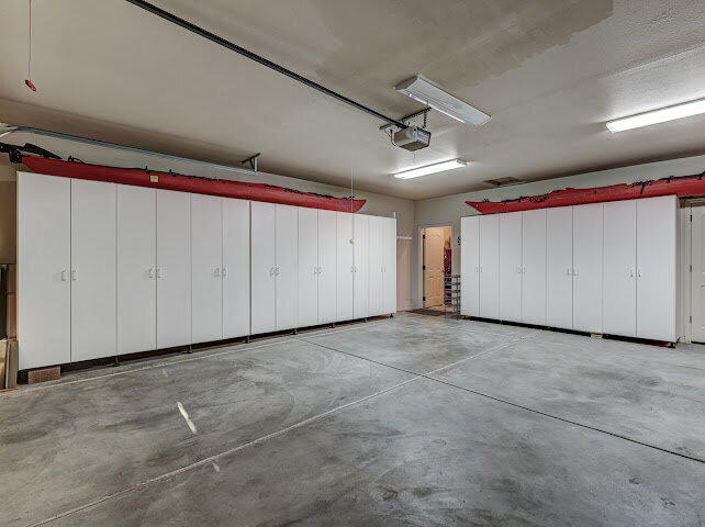 Building Photo - "Charming Fully-Furnished 1-Bed Oasis with Fireplace & Granite Touches in St. George!"