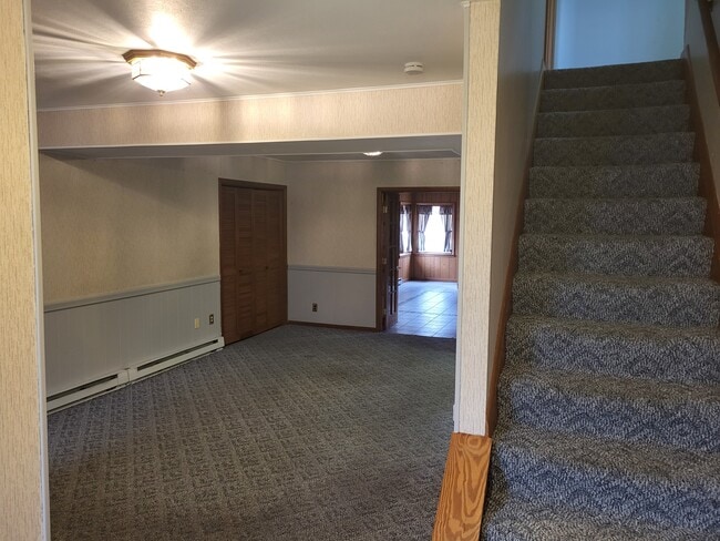 Building Photo - 1305 Whitney Ln