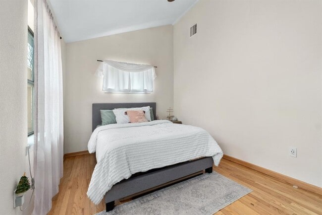 Building Photo - 4610 Avenue B