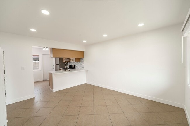 Building Photo - Brand New 2 Bed / 1 Bath Cottage w/ Private Garage & Yard! |Offering Two Weeks of Free Rent!|
