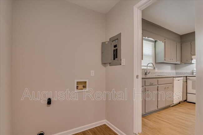 Building Photo - 3210 Trailwood Ct