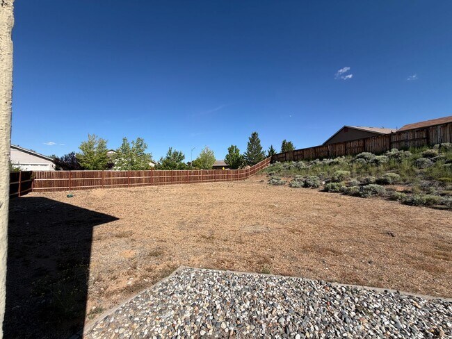 Building Photo - Spacious 4 Bedroom, 2.5 Bath in North Valleys