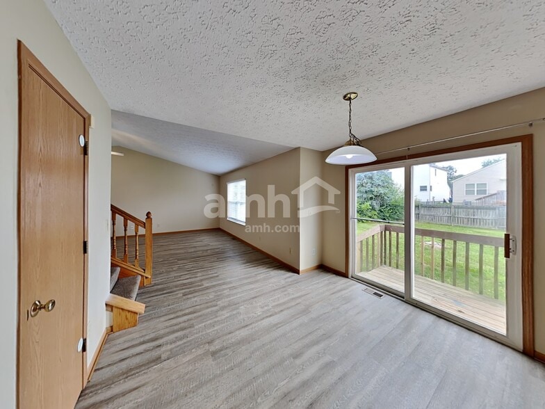 Building Photo - 6870 Laburnum Dr