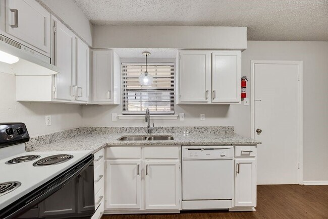 Building Photo - 648 S Rogers Rd