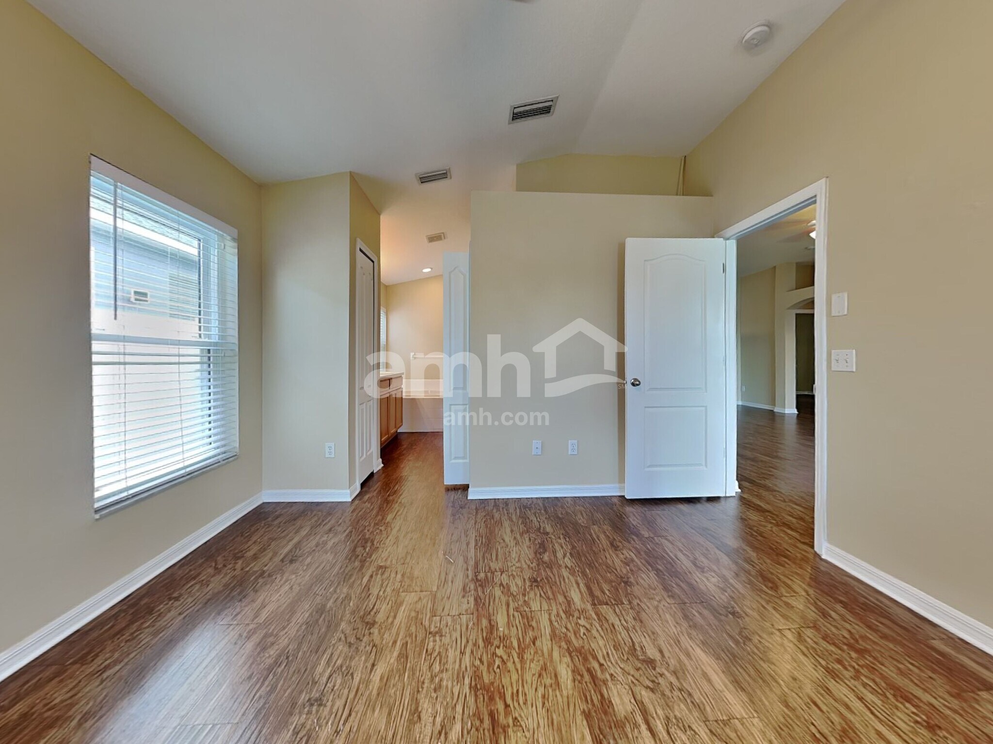 Building Photo - 4214 Hartford Lake Dr