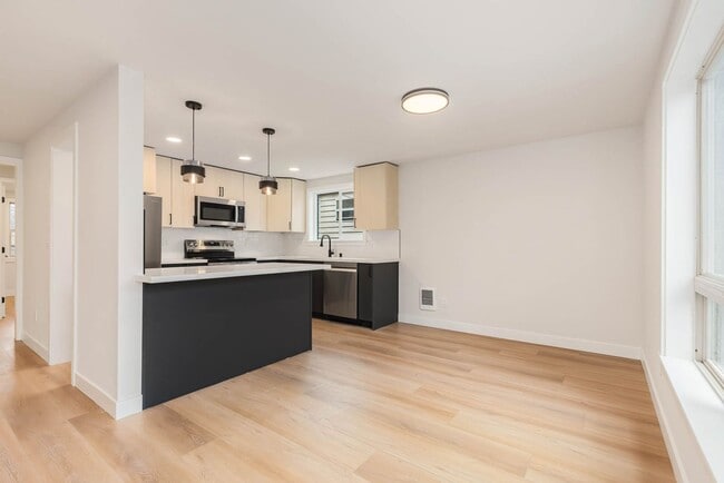 Building Photo - 6721 24th Ave NW