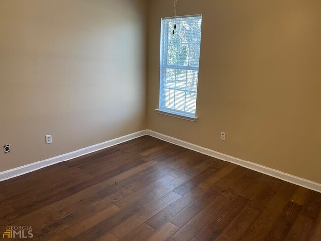 Building Photo - 440 Woodlawn Ave NW