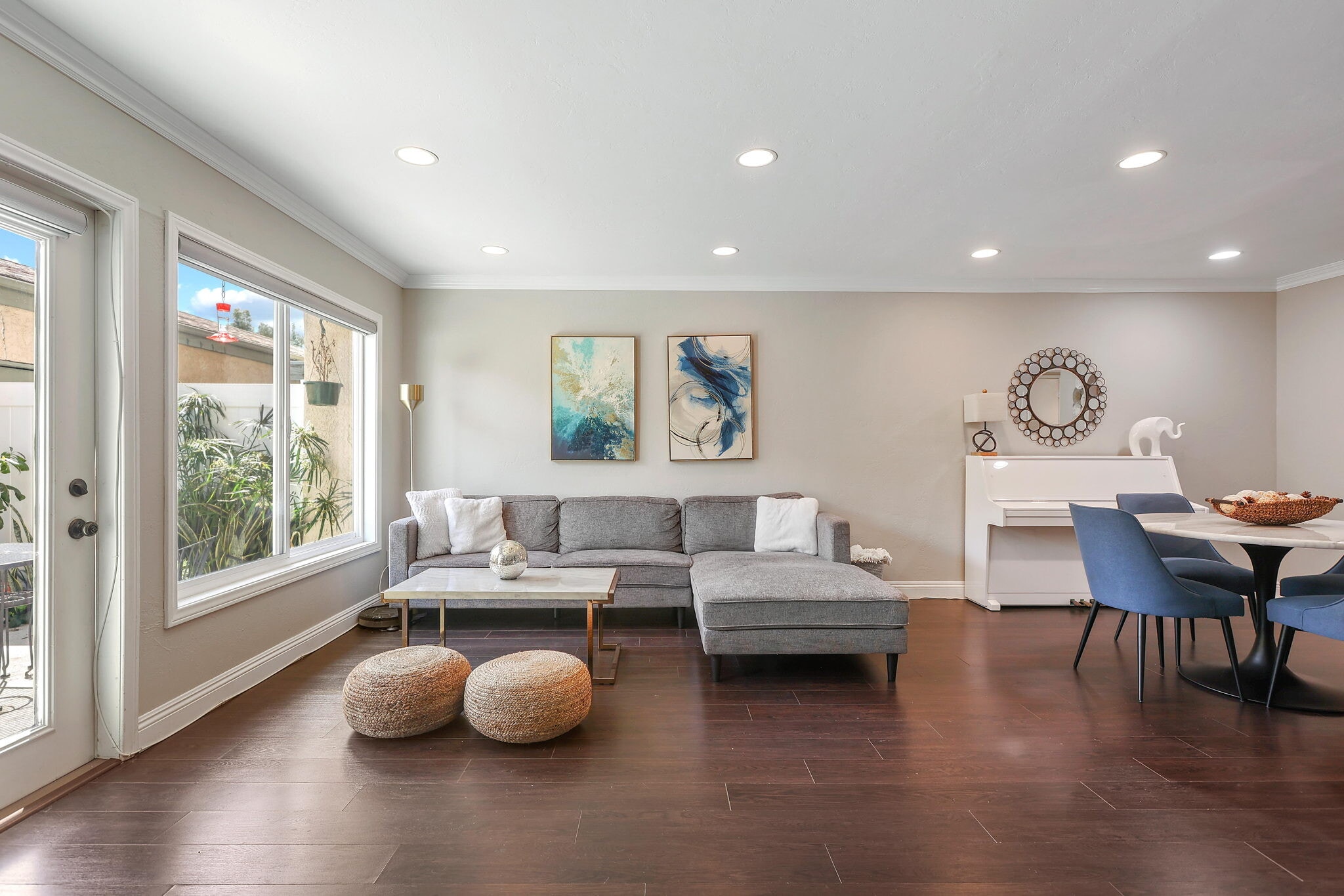 Living Room - 8341 Grenoble St