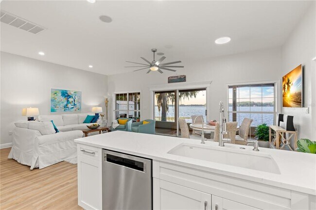 Building Photo - 17527 Canal Shores Dr