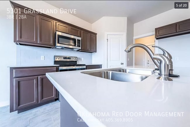 Building Photo - 5301 Grassland Dr