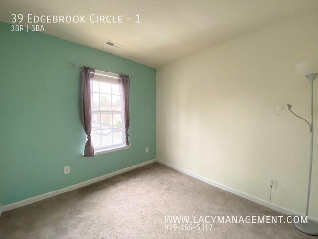 Building Photo - 39 Edgebrook Cir