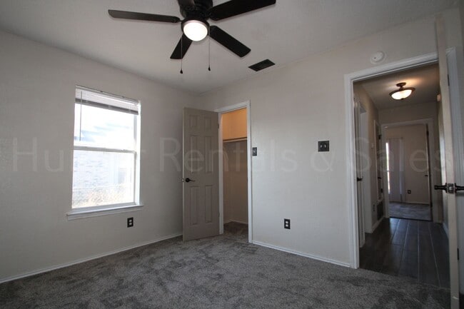 Building Photo - Updated Beauty! A Must See!