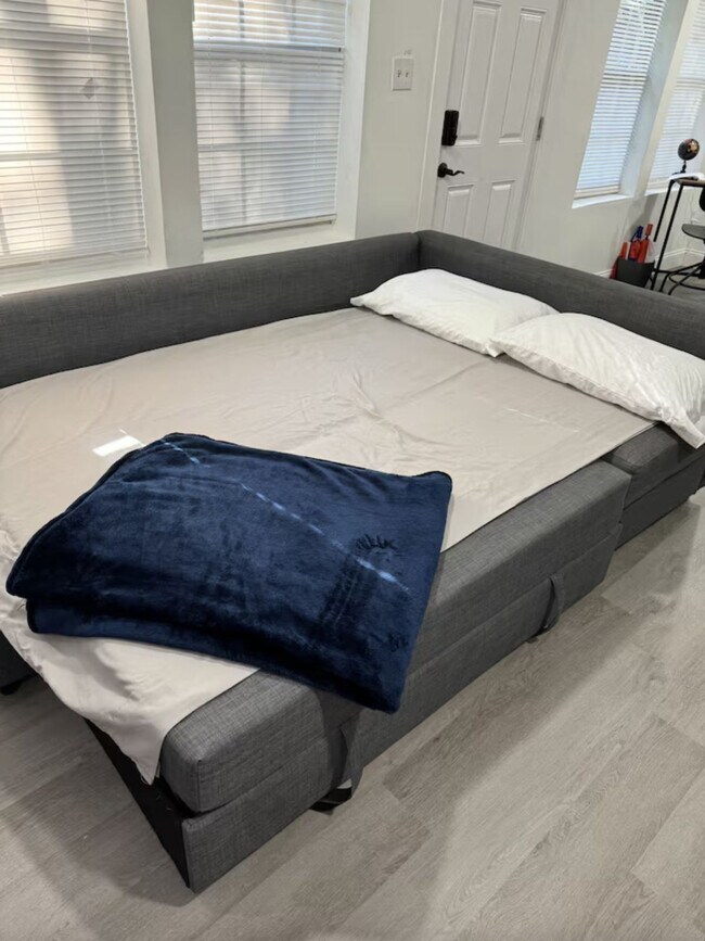 Building Photo - 2614 NW 8th St