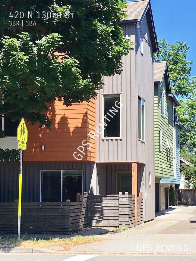 Upscale Bitter Lake townhome available now! 420 N 130th St Seattle WA