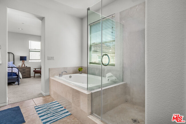 Building Photo - 6532 S Para Way
