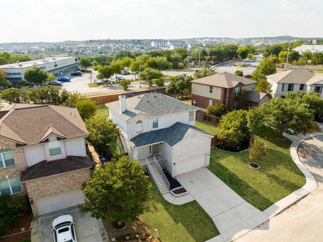 Building Photo - 2735 Encino River