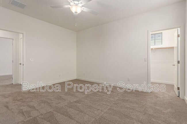 Building Photo - 5528 S Dillon Cir
