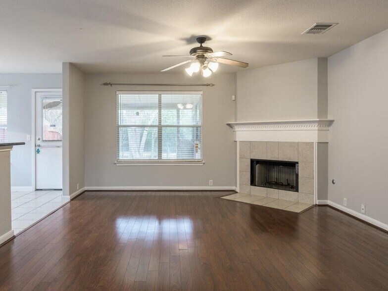 Building Photo - 2316 Paradise Ridge Dr