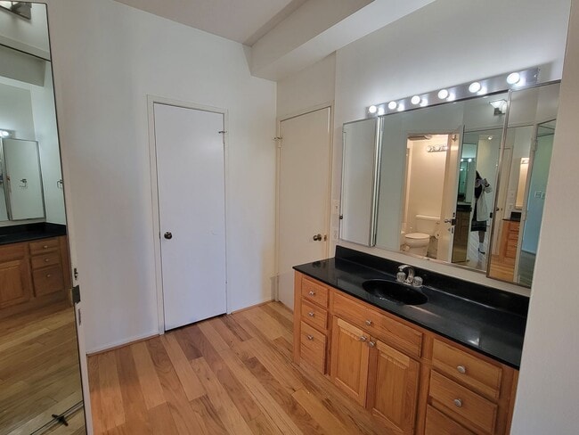 Building Photo - PENTHOUSE CONDO! ROSSLYN!