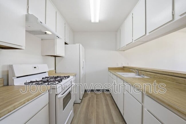 Building Photo - 1527 S Palm Ave