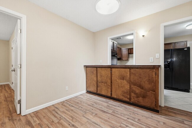 Building Photo - 338 Coral Dr SW